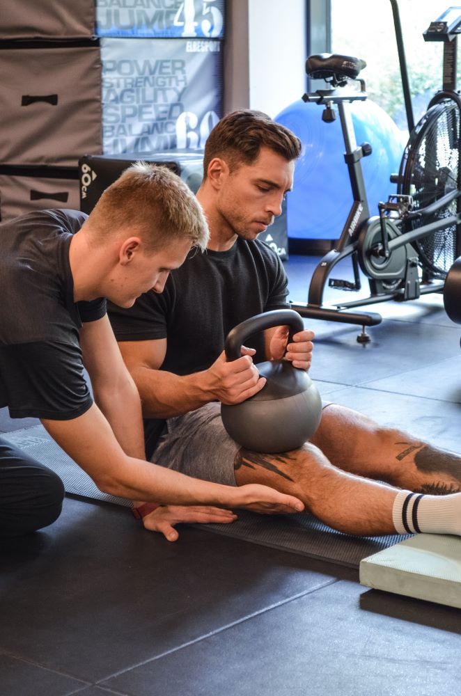 Kniegelenksstrecktraining in der Physiotherapie
