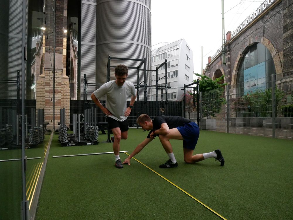 Einbeinweitsprung als Testung in der Sportphysiotherapie in Linz